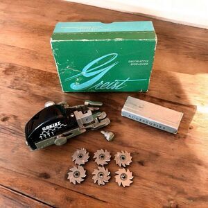 Greist Decorative Zigzagger Style #1 With 6 Templates and Screw Original Box VTG